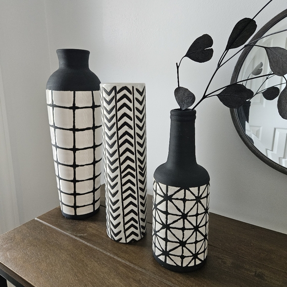 Pier 1 Set of 3 Vases / decor pieces - Picture 2 of 10